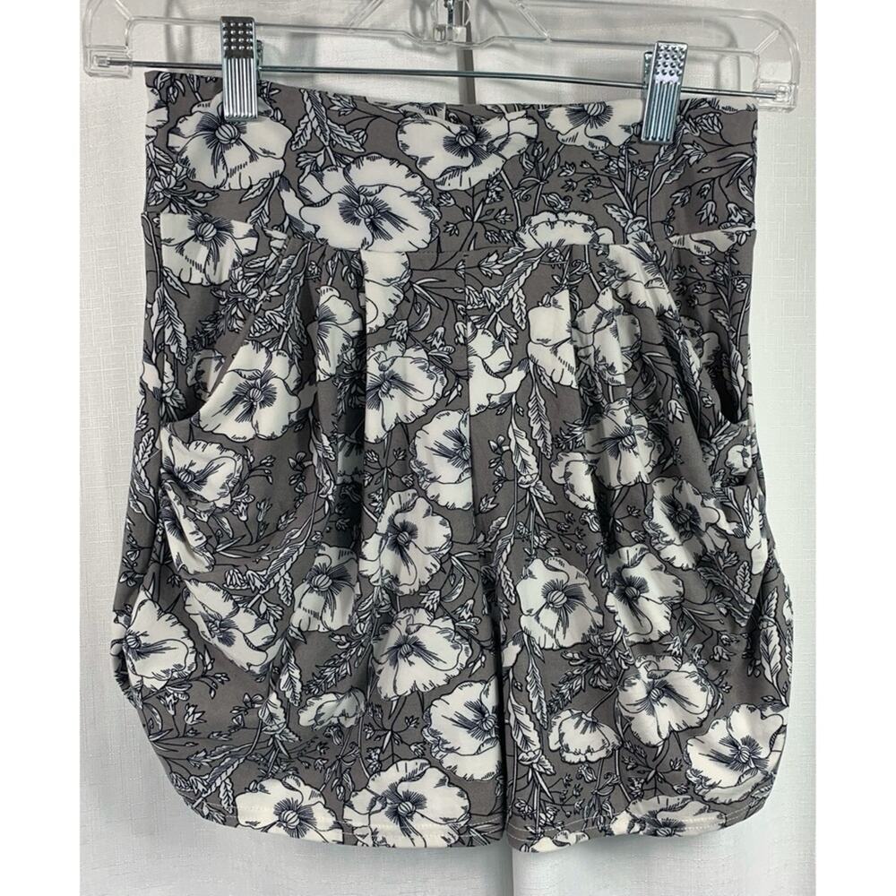 Floral Billowy Shorts Soft Lounge Grey White